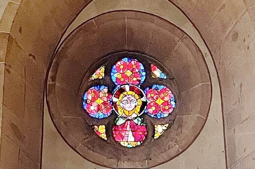 聖馬丁教堂 ( Collégiale St-Martin ) 裡最喜歡的彩繪玻璃
