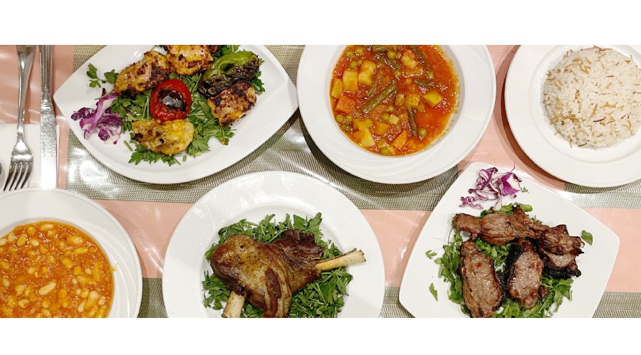 為了中和羊肉的腥味和香料的辣度，埃及人常加入羊乳酪、優格或薄荷葉來增加清爽感