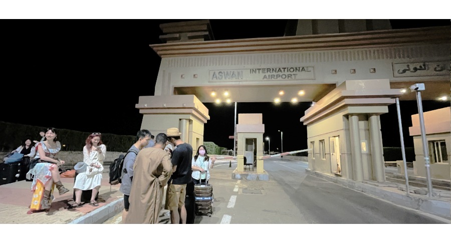 埃及交通避坑： 盧克索機場計程車貴？