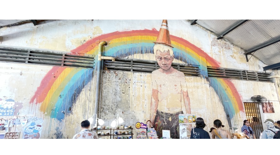 舊巴士車廠改建的文青週末市集與創意空間