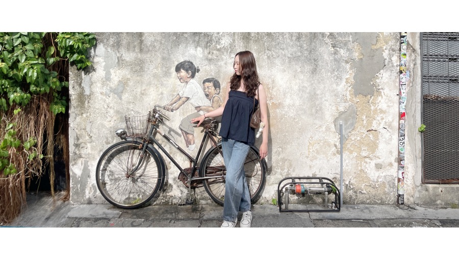 檳城壁畫｜姐弟共騎